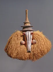 Maska zoomorficzna (drewno i włókno) (patrz także 181651, 181652)